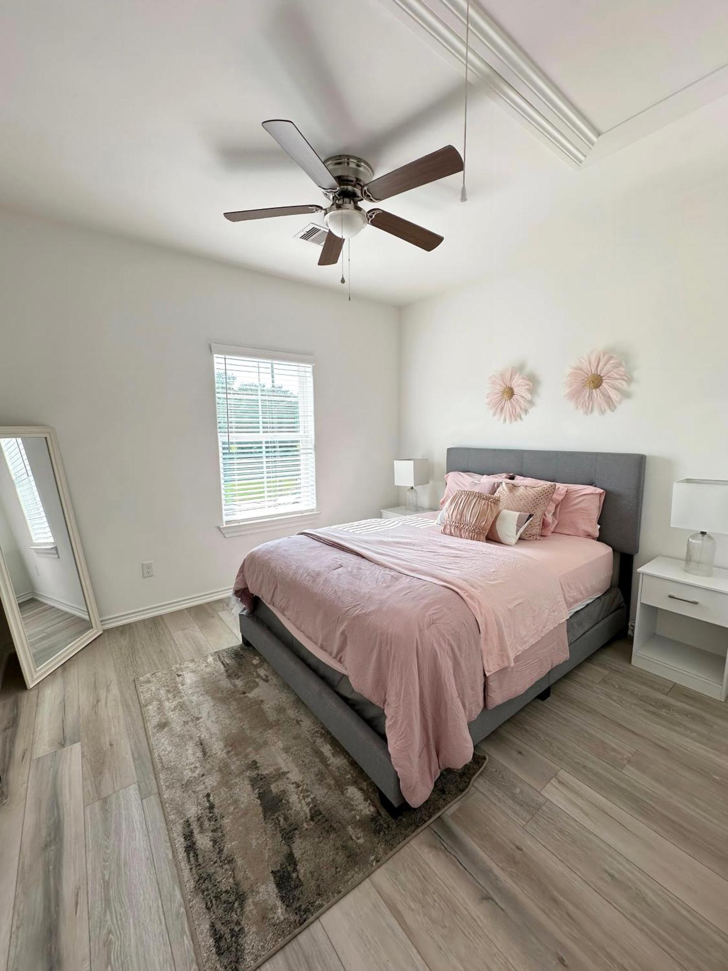 Luxe Three Story Duplex Near Downtown & Med Center Villa Houston Esterno foto